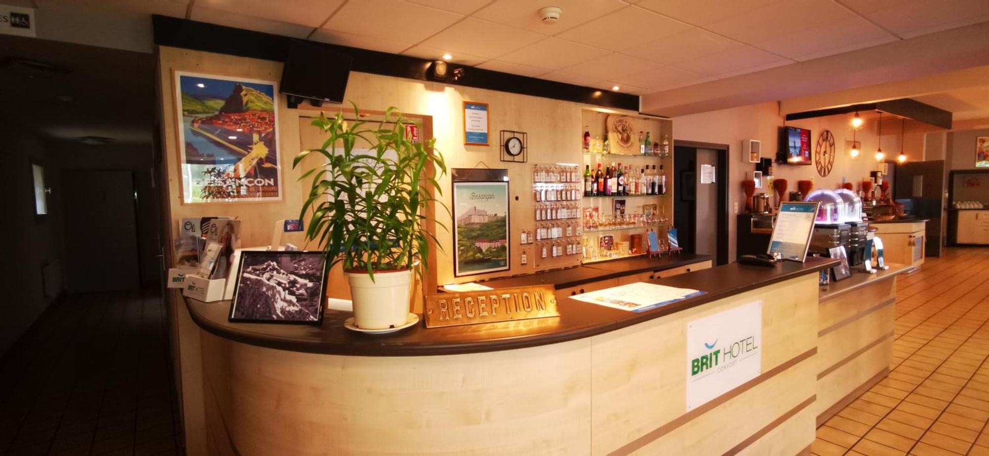 Brit Hotel Besancon L'Horloge Экстерьер фото