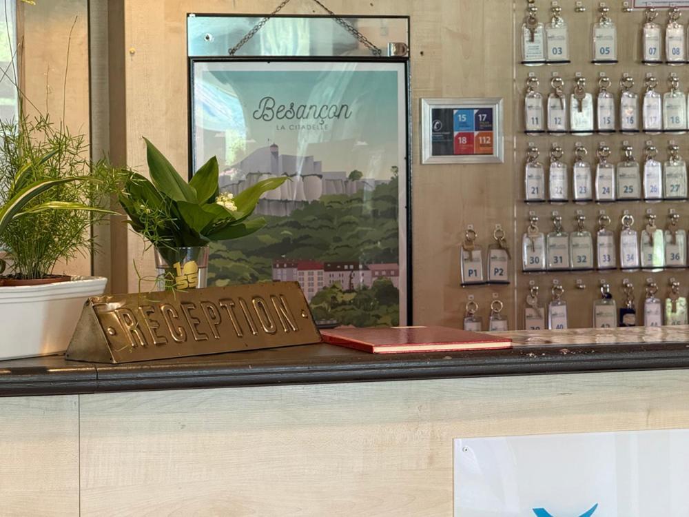 Brit Hotel Besancon L'Horloge Экстерьер фото