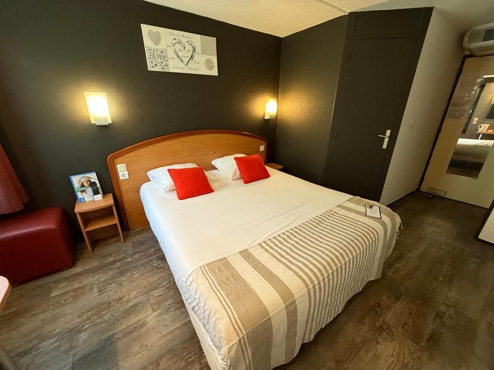 Brit Hotel Besancon L'Horloge Экстерьер фото
